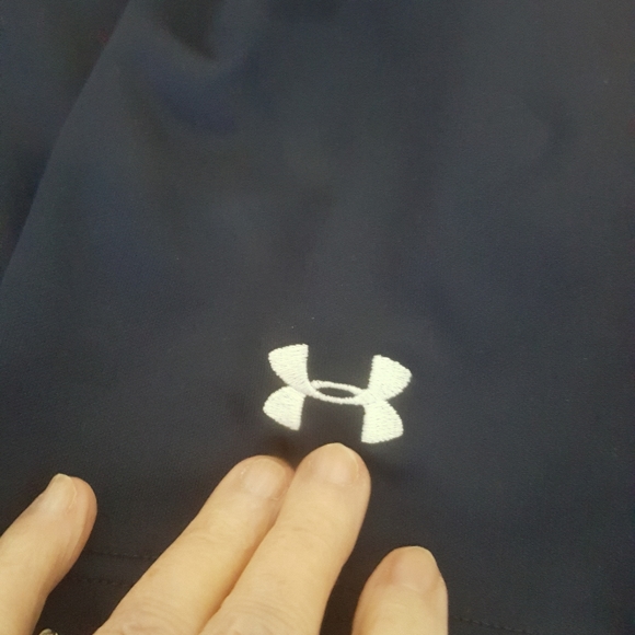 Under Armour XL loose heat gear shirt - Picture 2 of 4